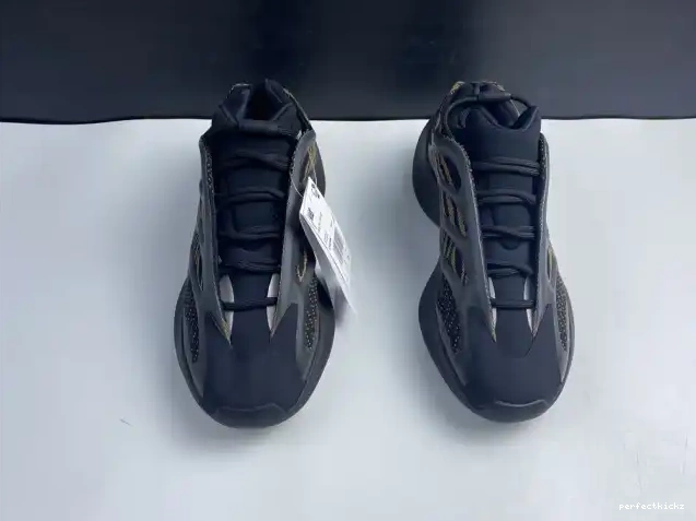 ADIDAS 700 GY0189 YEEZY V3 0604